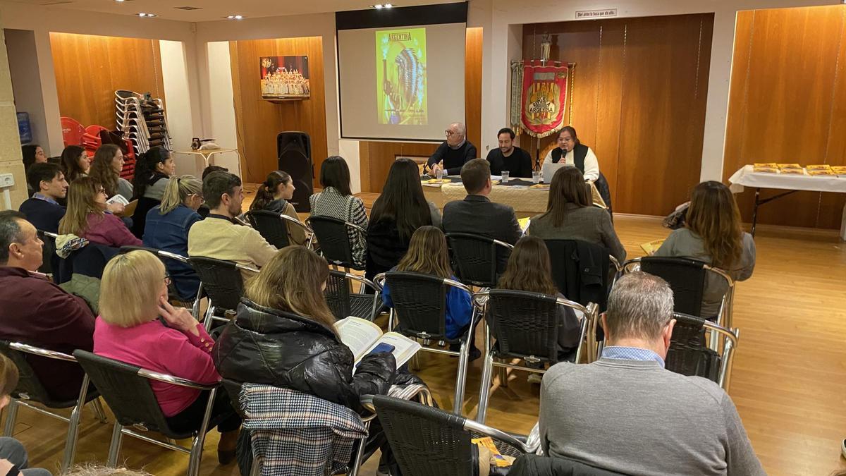 Presentación del "llibret" de la Falla República Argentina de Xàtiva.