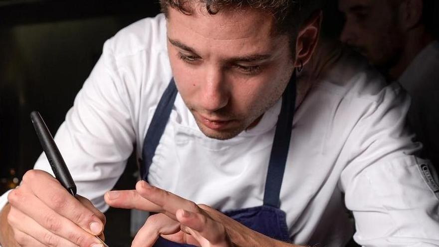 El restaurante Terra de Fisterra, de Brais Pichel, se incorpora a la Guía Michelin