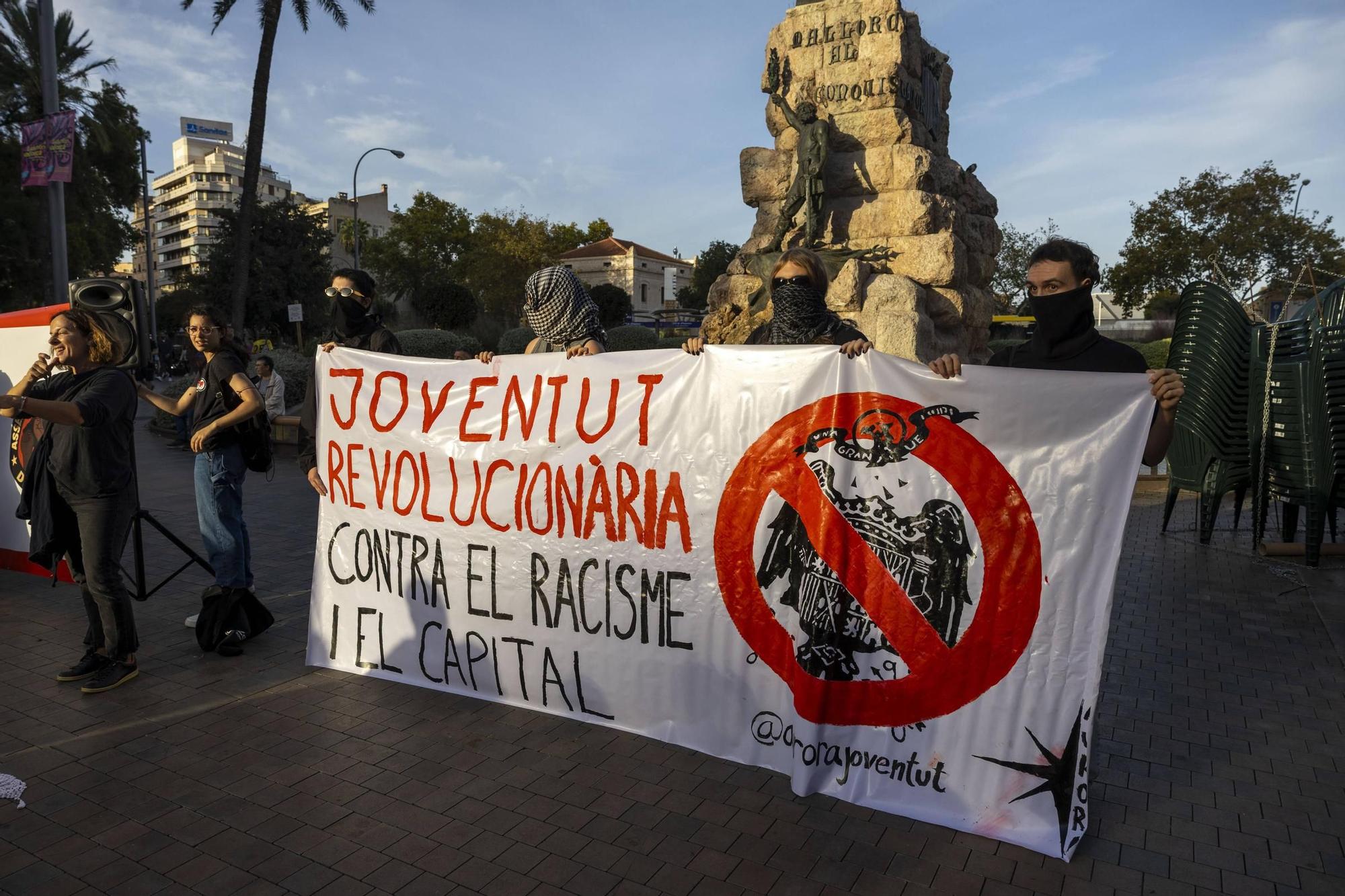 FOTOS | Clamor por una Mallorca «libre de racismo, odio ni fronteras»