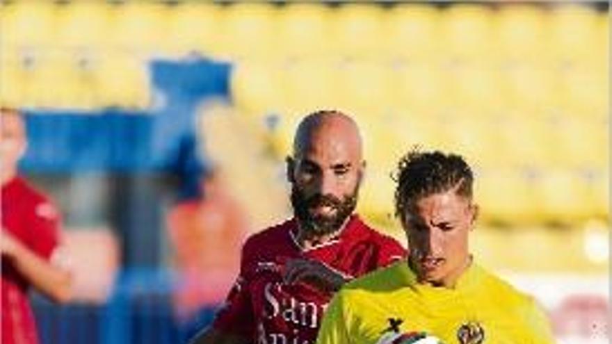 Prior defensa la posició en el partit al camp del Vila-real.