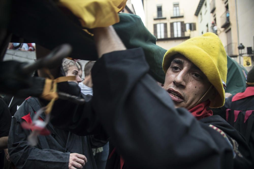 Berga estrena la Patum 2019 amb un passacarrers atapeït i calorós