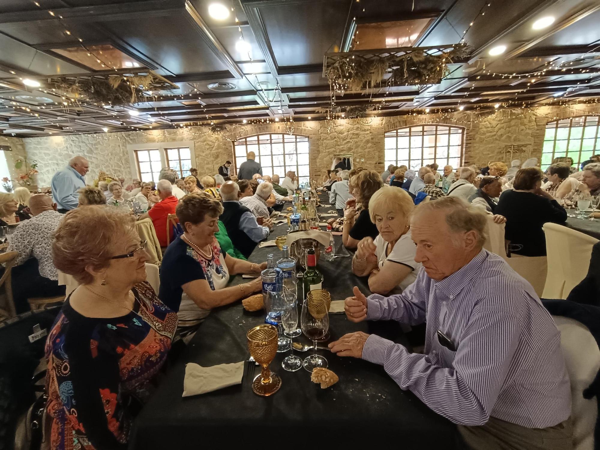 La Asociación de Jubilados de Lugones celebra el Día del Socio