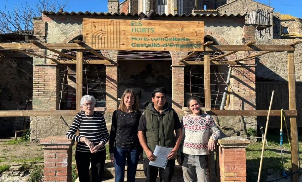 L’acte d’acollida del nou hortolà als hots municipals de Castelló, dins un projecte de Càritas.