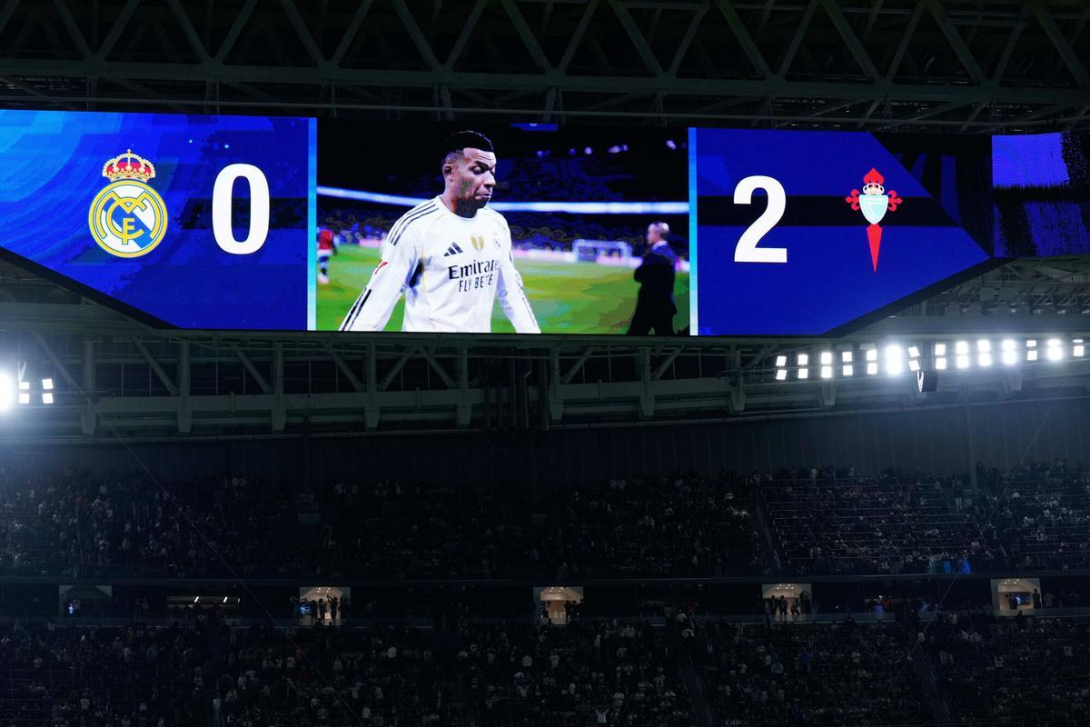 El marcador que refleja el 0-2 final con el que el Celta retrató al Madrid en el estadio blanco.
