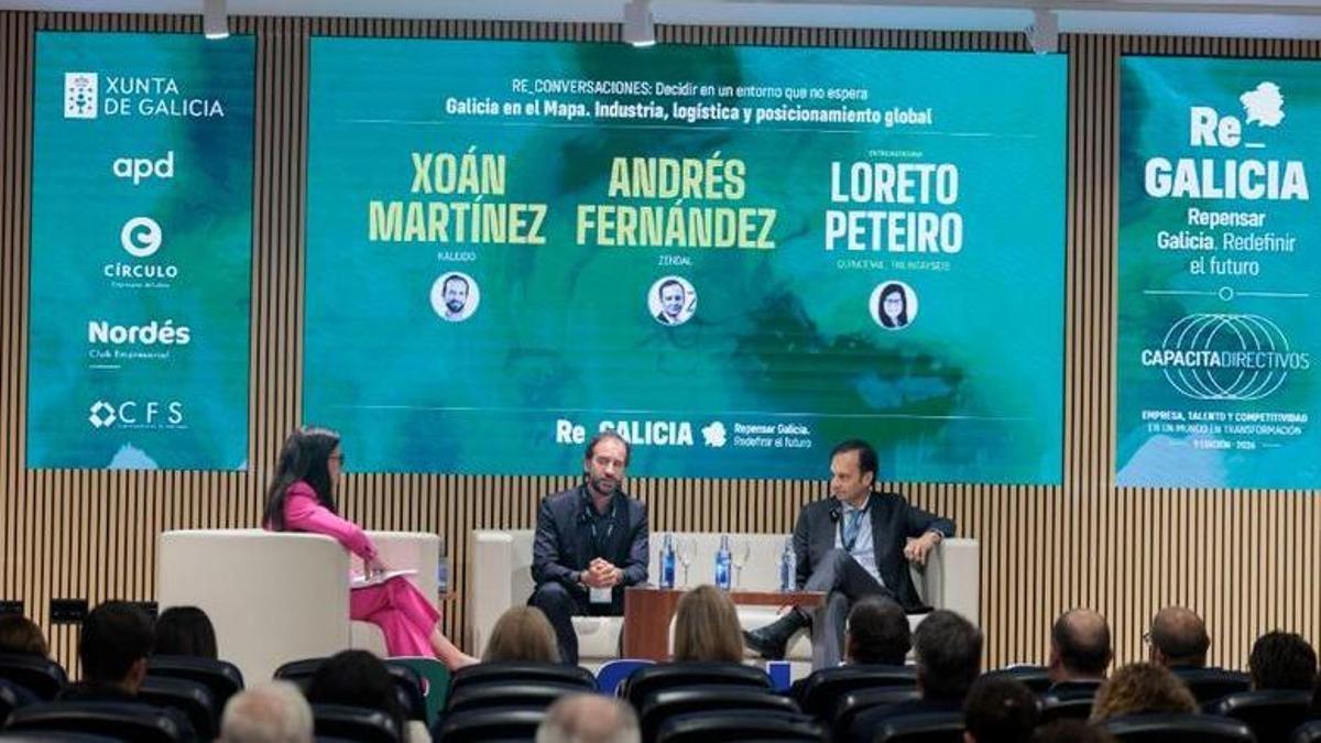 Una de las mesas con Xoán Martínez y Andrés Fernández.