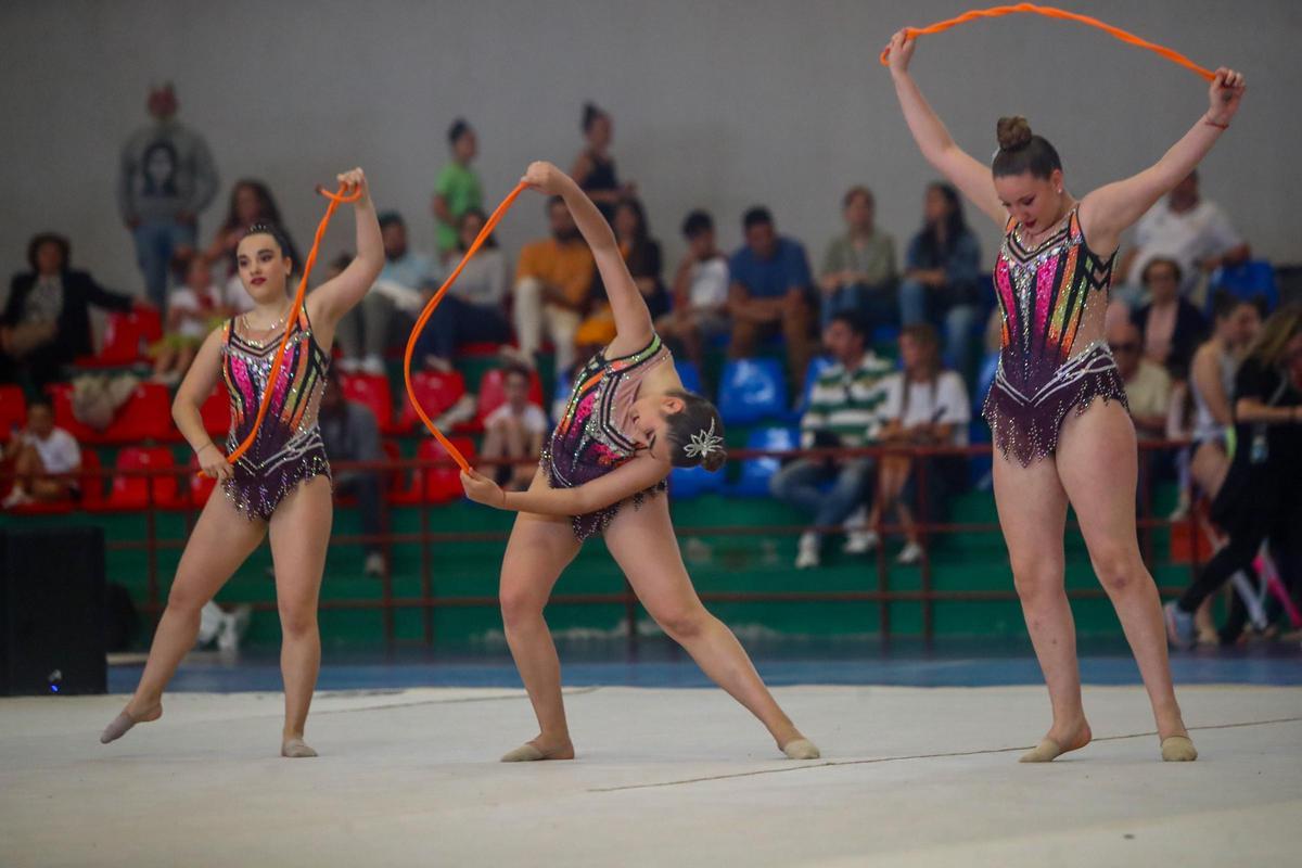 El Torneo Vilarousa hace de la gimnasia rítmica un espectáculo en Catoira