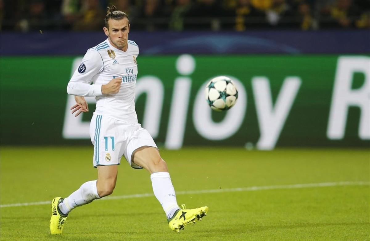 undefined40297678 real madrid s gareth bale scores his side s first goal durin170926214321