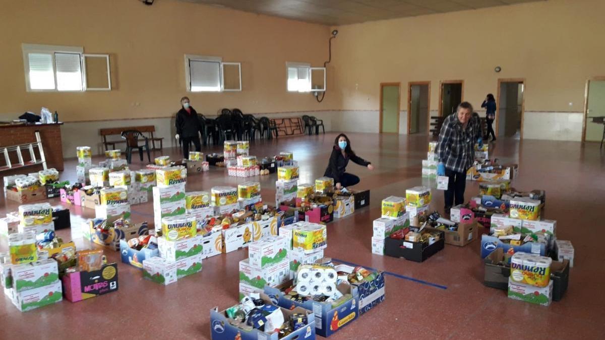 La mancomunidad Valle del Alagón ha repartido ya alimentos a 40 familias con escasos ingresos