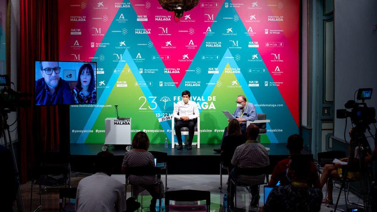 Imagen de la presentación telemática de &#039;El silencio del cazador&#039;.