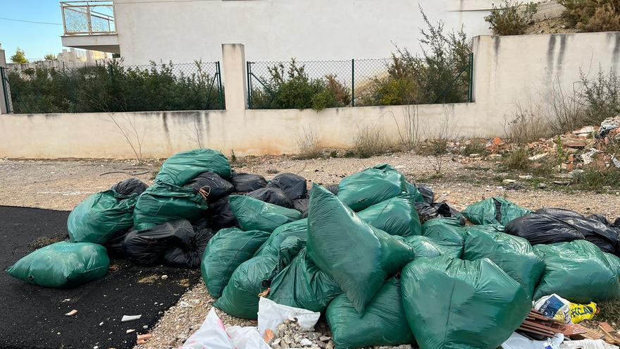 Los vertederos ilegales proliferan en Calicanto ante el incremento de población tras la pandemia