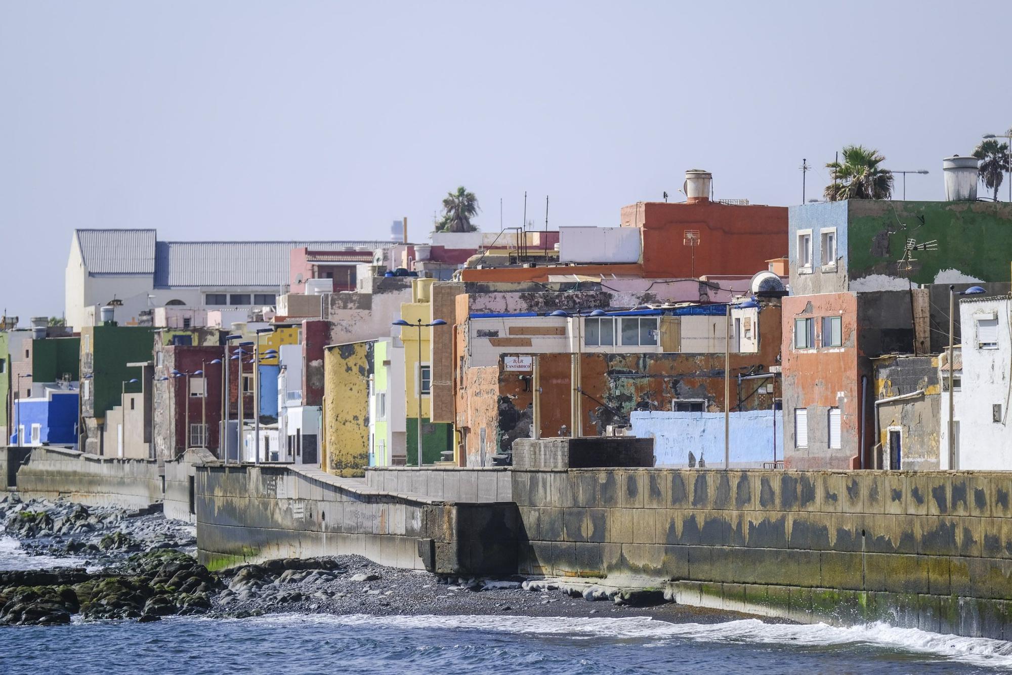 Los vecinos se quejan del pésimo estado del paseo del barrio de San Cristóbal