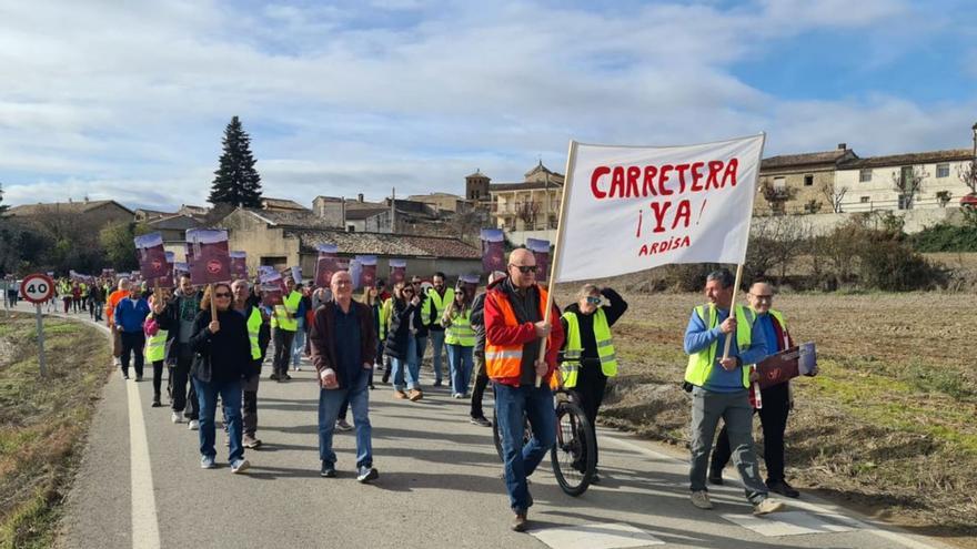 Marcha reivindicativa de los vecinos de la zona para reclamar el arreglo de la A-125. | AYUNTAMIENTO DE BISCARRUÉS