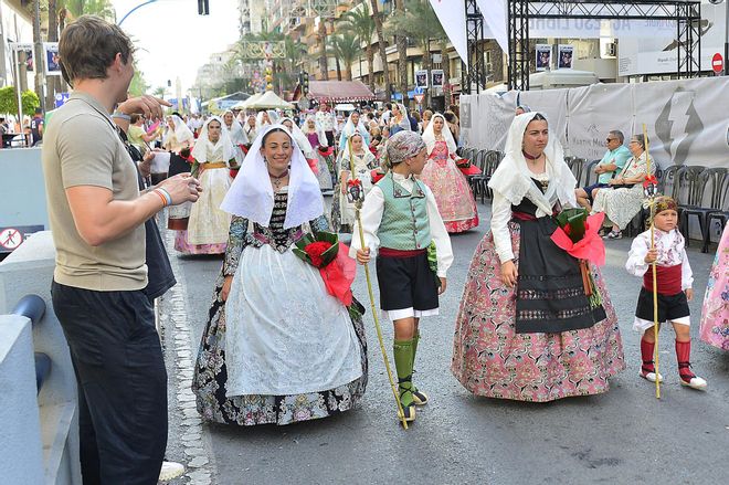 Ofrenda de flores a la Virgen del Remedio