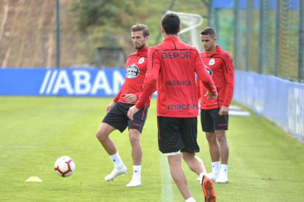 La plantilla deportivista vuelve a ejercitarse en las instalaciones de Abegondo a las órdenes de Natxo González antes de anunciar la lista de convocados, en la que entran Vicente Gómez y Borja Valle.