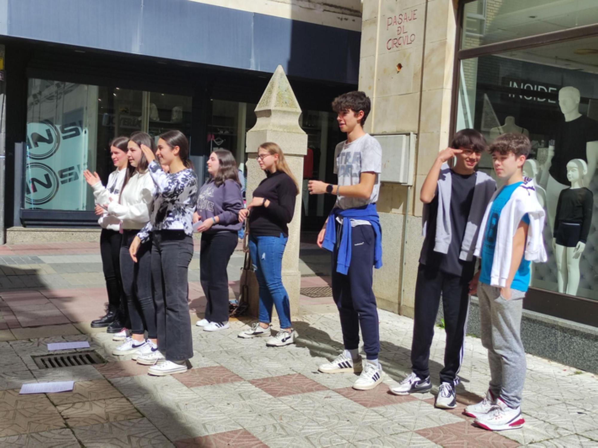 Alumnos del colegio San Vicente de Paúl y la Carrera de Benavente