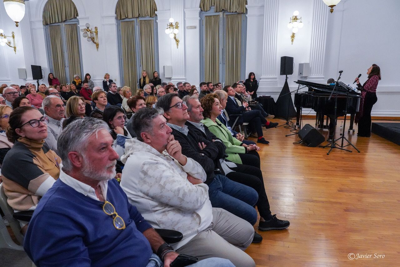 Presentación del calendario solidario de Xàtiva