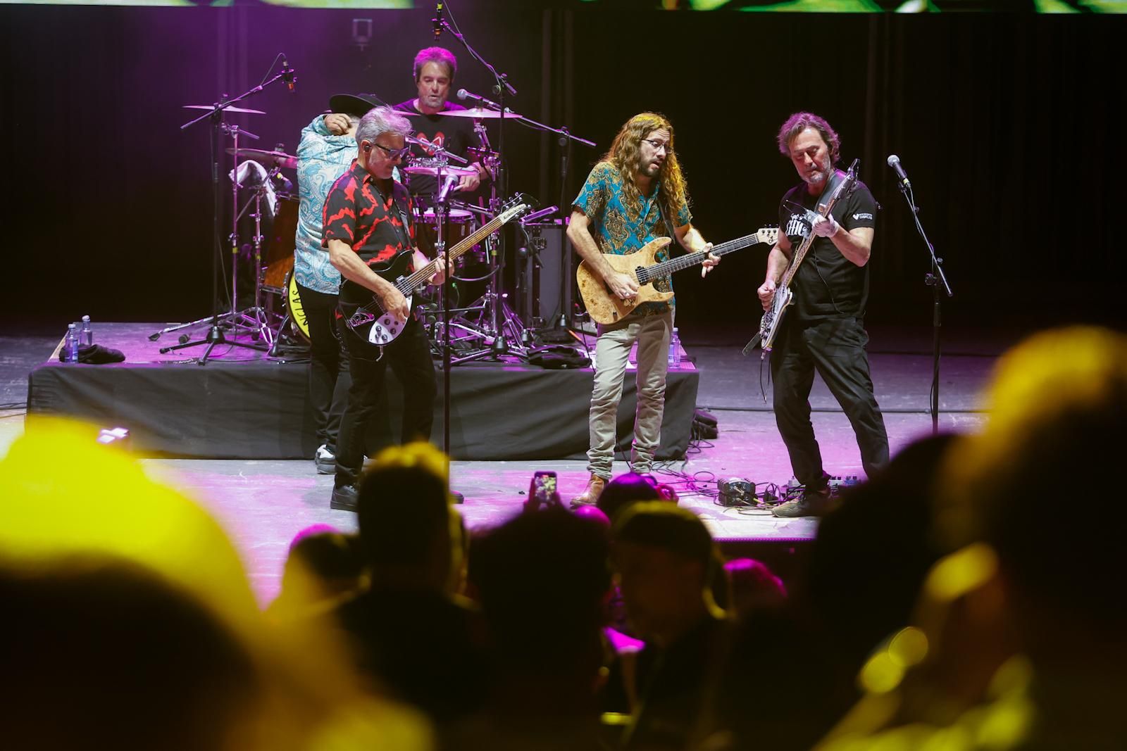 Los No me pises llenan de ritmo y humor el Festival de la Guitarra