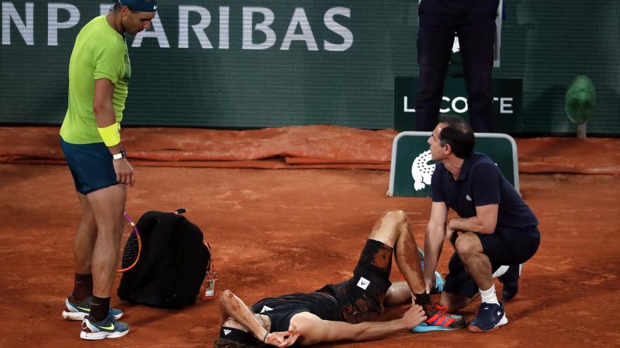 Nadal accede a su decimocuarta final en París tras el abandono de Zverev