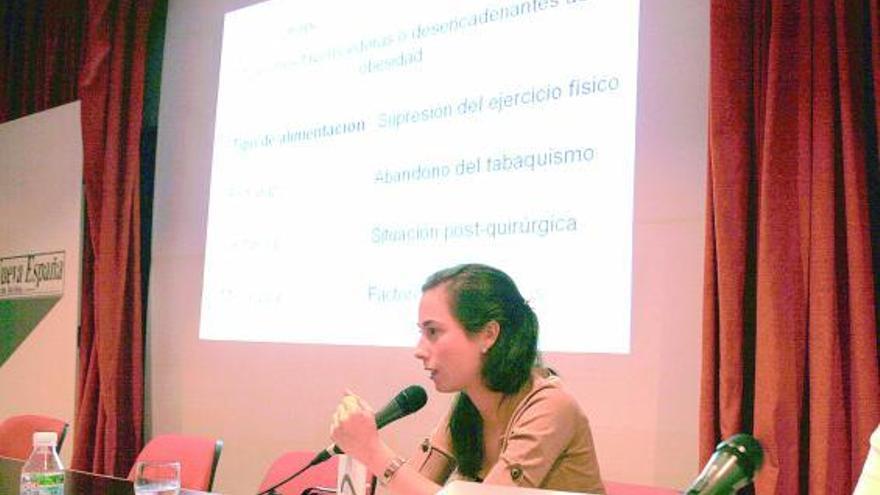 Paula Balmori, durante la conferencia que ofreció sobre el tratamiento de la obesidad.