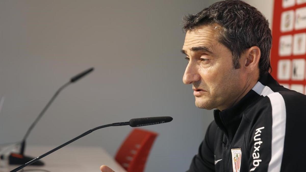 Valverde, en una rueda de prensa en Lezama.