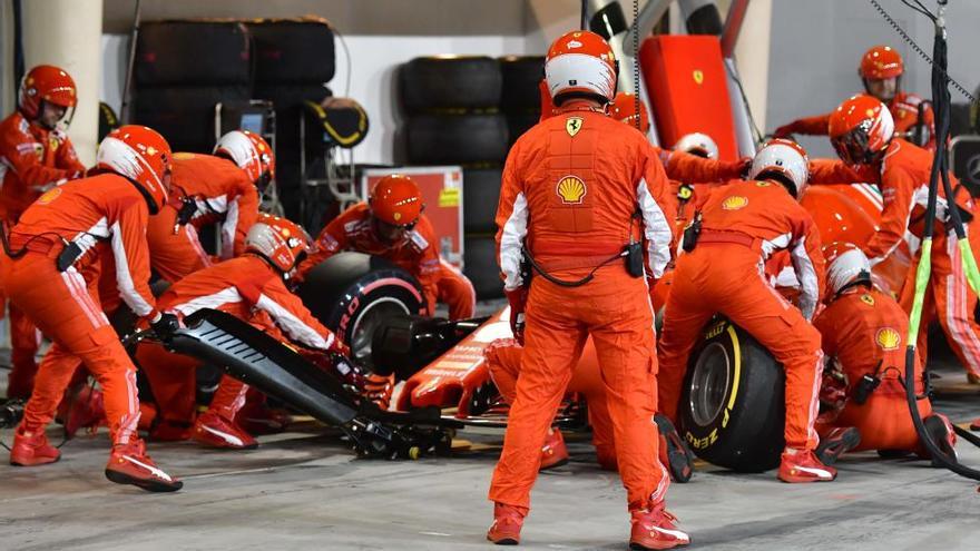 Atropello de Raikkonen a un mecánico en el GP de Baréin