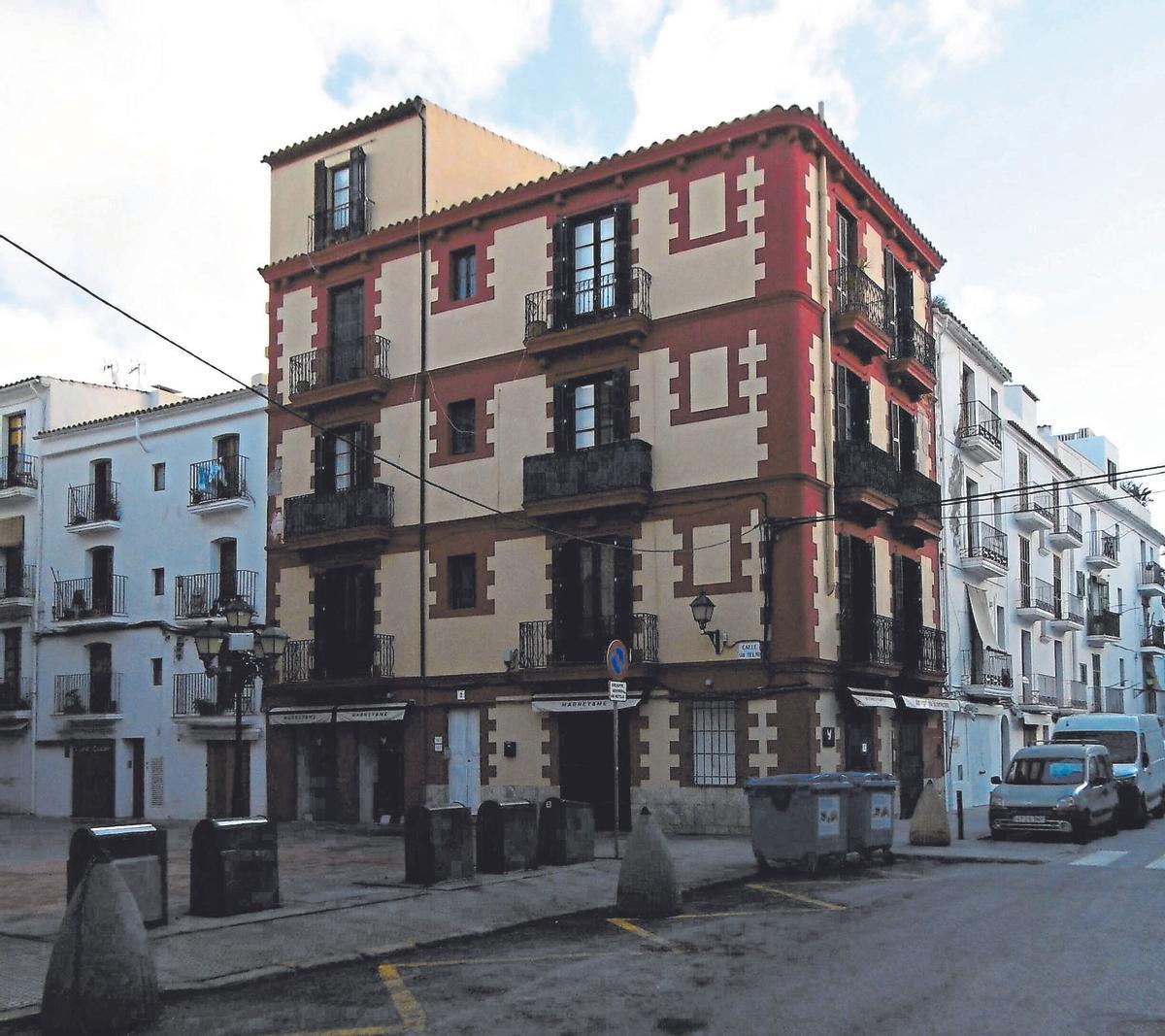 El carrer de Josep Verdera i la plaça de Sant Elm. Al carrer de Josep Verdera, abans de Sant Elm, on el Cercle Catòlic va tenir un pis per a les seues activitats docents i culturals.