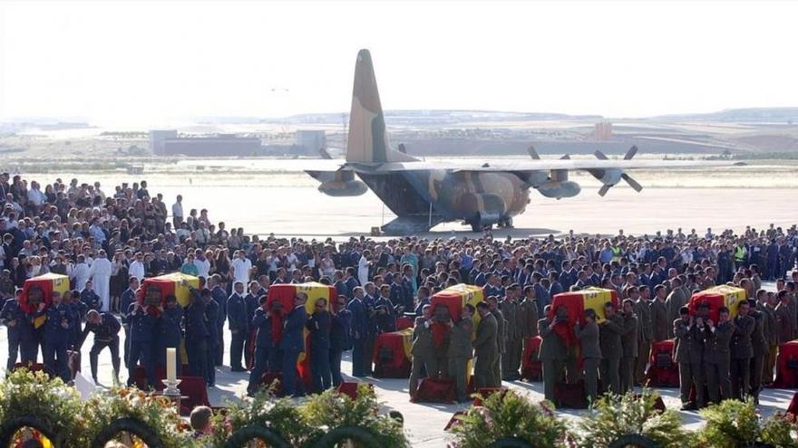 Los familiares de las víctimas del Yak-42 aspiran a que Defensa pida perdón y les dejen con la verdad