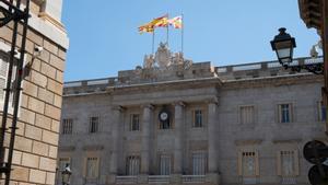 Archivo - Edificio del Ayuntamiento de Barcelona.