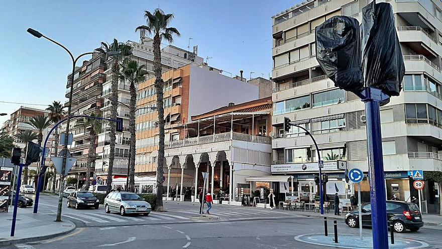 Semáforos tapados en la entrada al puerto y en Vista Alegre.  |