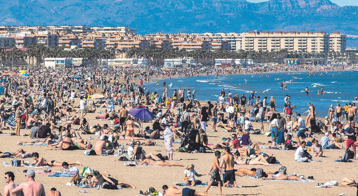 El viento de poniente elevará a partir de este jueves las temperaturas máximas por encima de los 30 grados