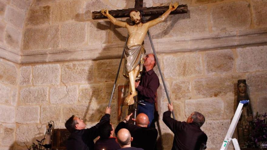 El Cristo del Espíritu Santo ya está preparado para el besapié