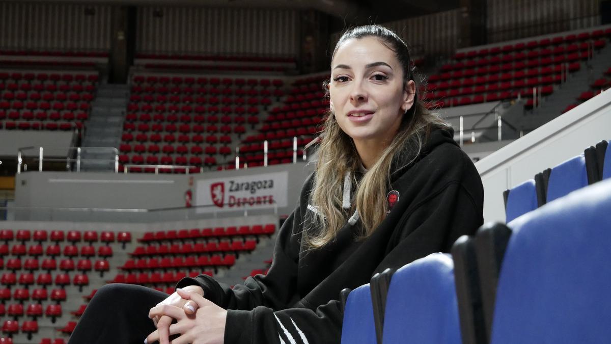 Mariona Ortiz posa para este diario en el palco del Príncipe Felipe