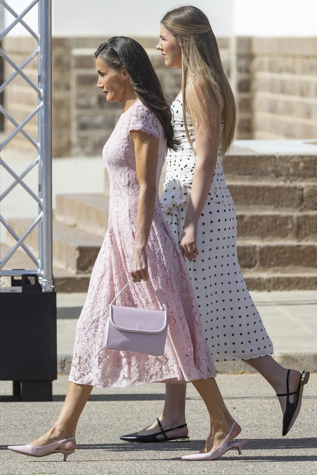 La reina Letizia y la infanta Sofía, este viernes en San Javier