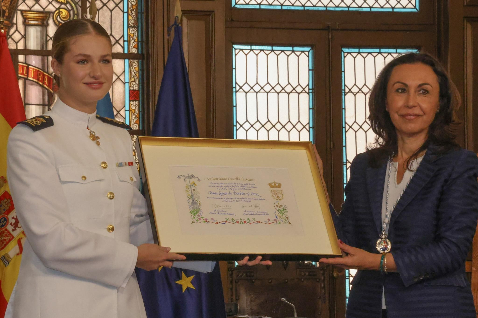 Marín se viste de gala para nombrar a la princesa Leonor Hija Adoptiva