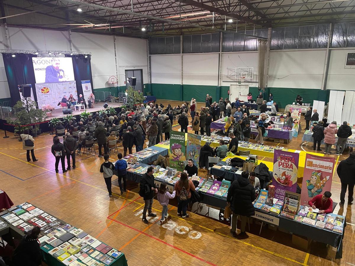 Imagen de la última jornada de la Feria del libro aragonés de Monzón.