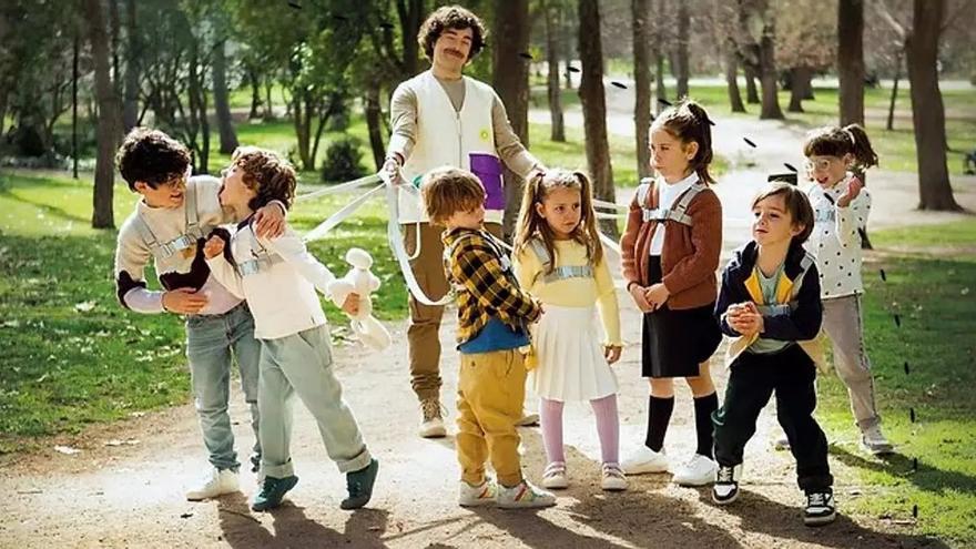 &#039;Paseadores de niños&#039; el anuncio viral de una conocida marca de gafas