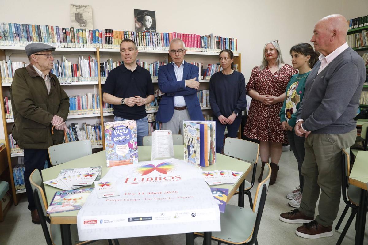 José Ramón Rodríguez, Iván Fernández, Antón García, Dori Hevia, Ana Isabel Marcos, Ana Rosa Ceballos y José Luis Montes, en la presentación.