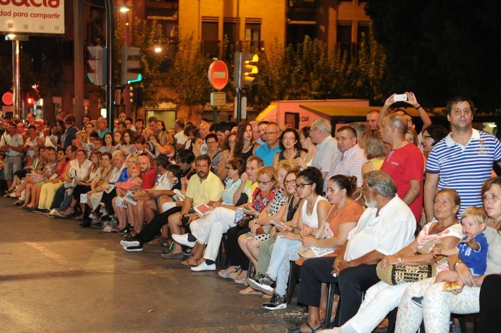 Desfile de Moros y Cristianos por las calles de Mu