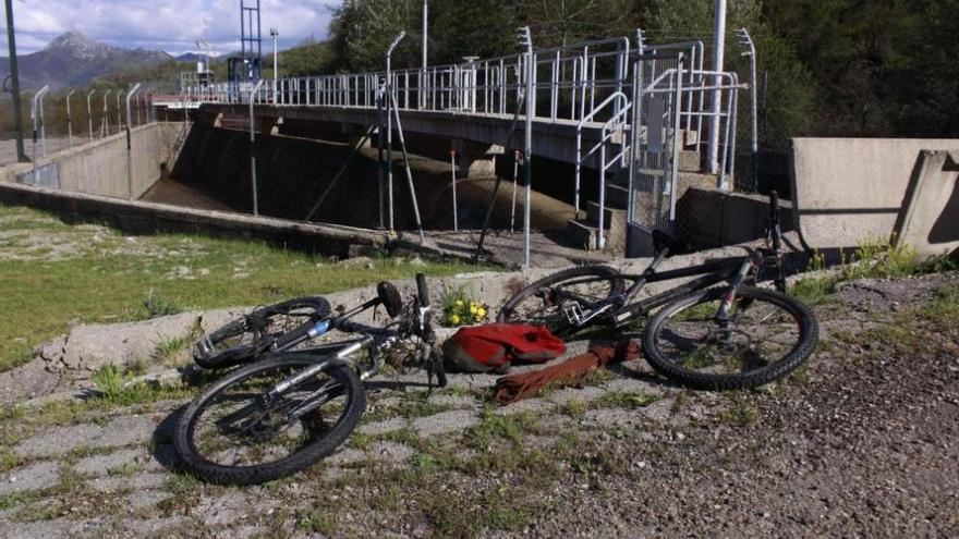 Troben els cadàvers de dos ciclistes asturians en un canal de Lleó