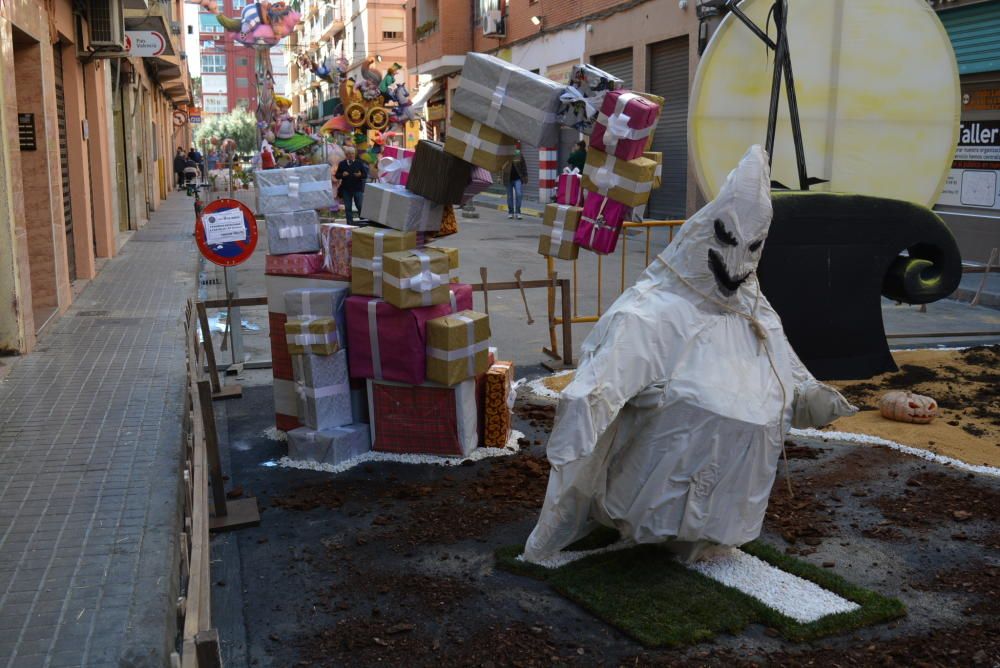 Monumentos y calles adornadas en Benetússer.