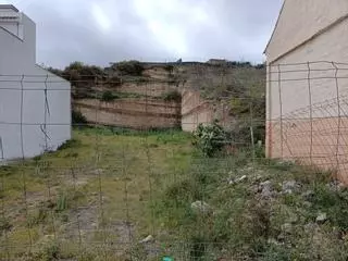 Santa Brígida compra una parcela en La Atalaya para construir 40 plazas de aparcamiento