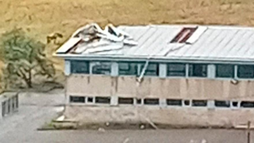Alerta en Antromero (Gozón) tras el paso de un tornado que ha dejado varios daños