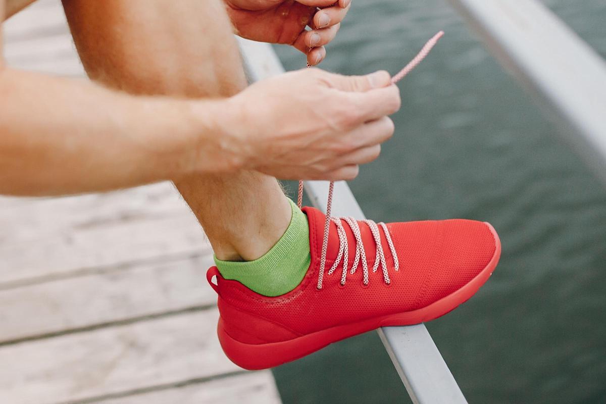 Las zapatillas que recomiendan los podólogos para recorrer los 10.000 pasos diarios ¡y más!
