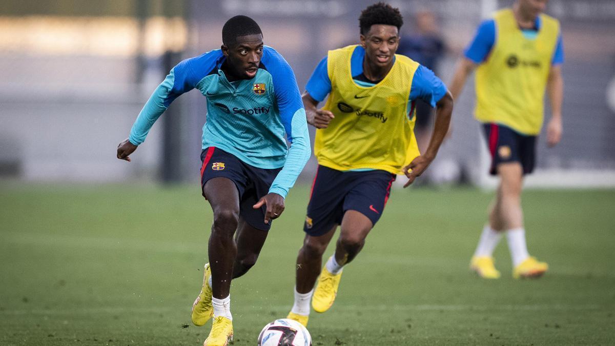 Dembélé y Balde, durante un entrenamiento del Barça