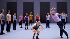 Un momento de Undertainment, coreografía de William Forsythe para la Dresden Frankfurt Dance Company.