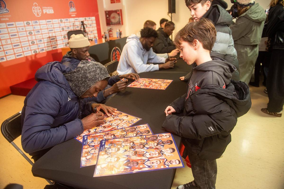 Entrenamiento de puertas abiertas del Leyma en el Coliseum