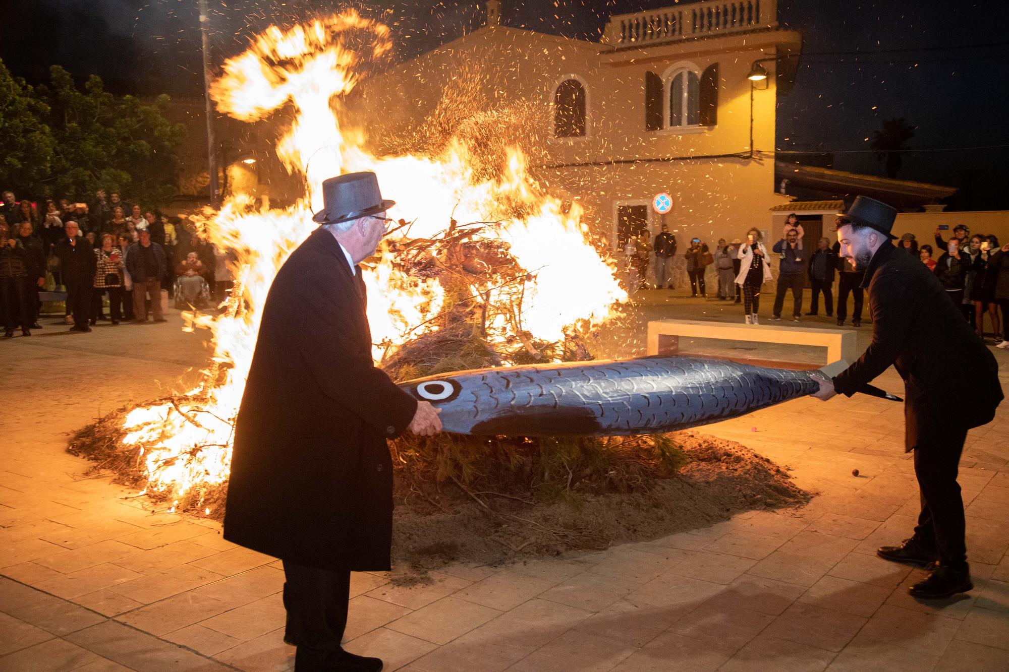 Las mejores fotos del entierro de la sardina que ha despedido la fiesta del Carnaval en Mallorca