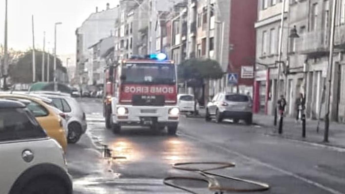 Los bomberos llegando a la zona.
