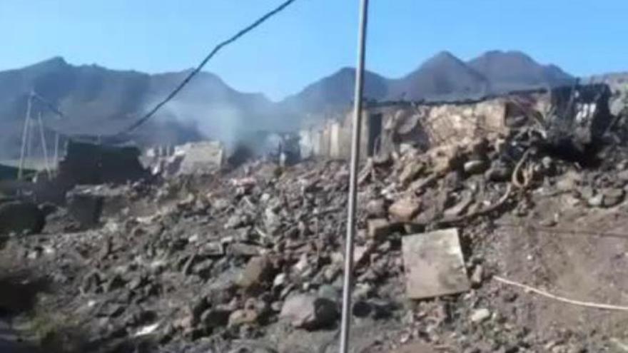 Un solo bombero de guardia cuando comienza un incendio en La Aldea