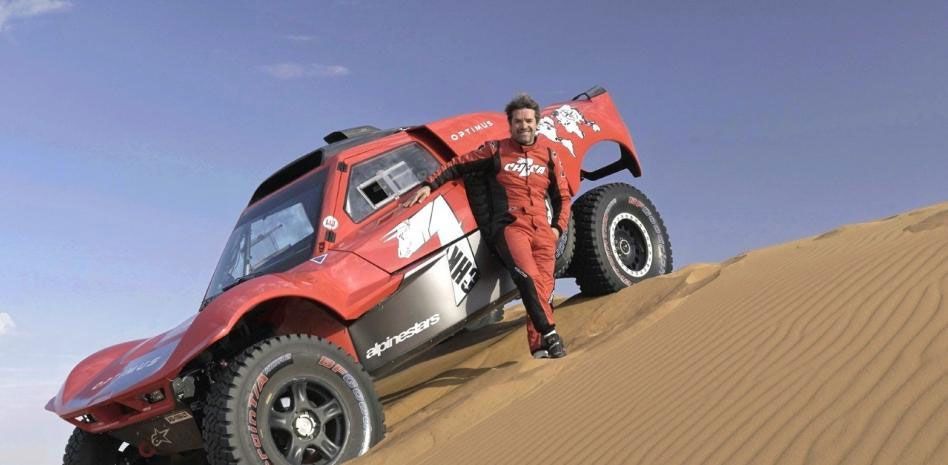 Carlos Checa empieza su primera aventura en el Dakar